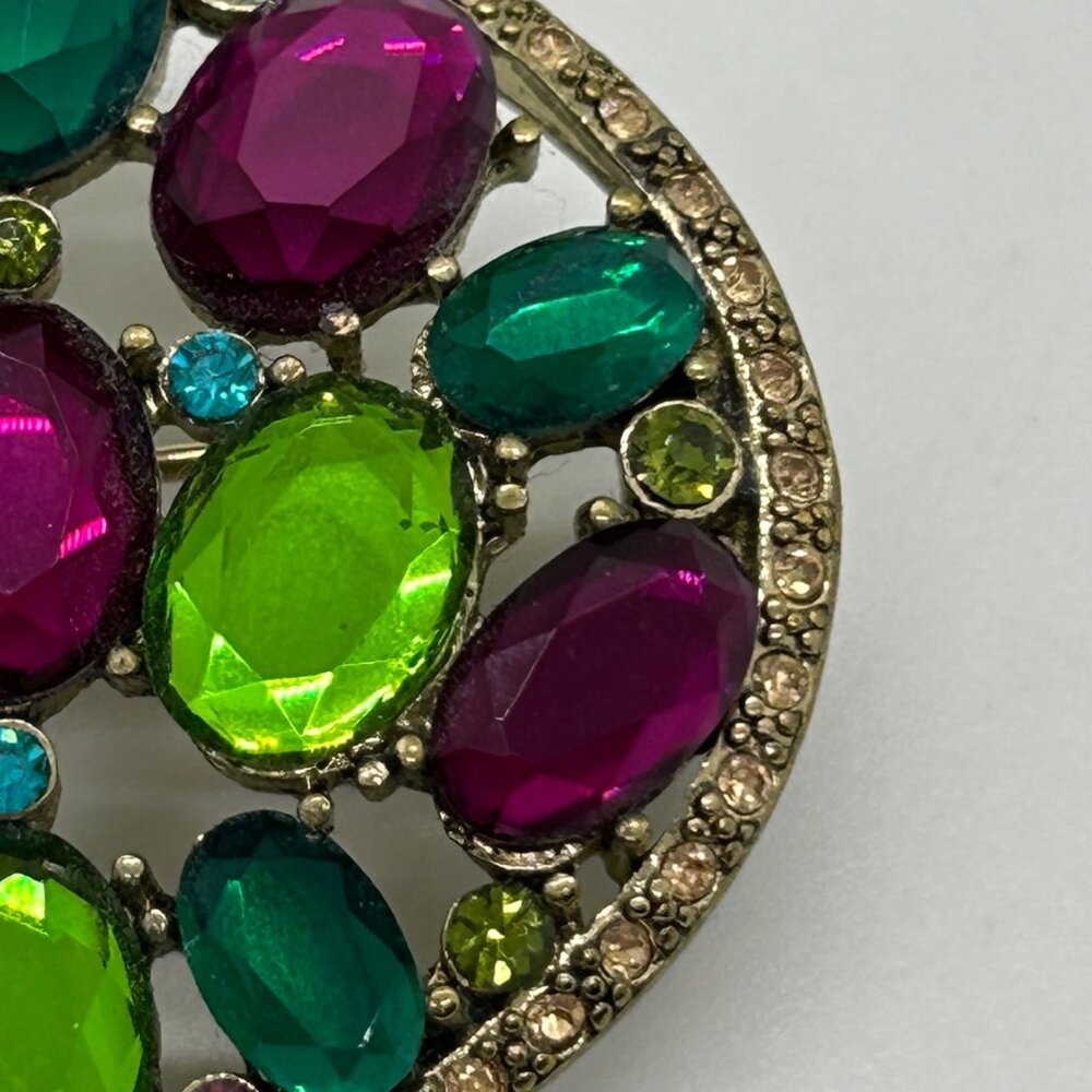 Vintage Monet Brooch Pin Multi-Colored Acrylic Stones Gold Tone Signed Round - Picture 15 of 16